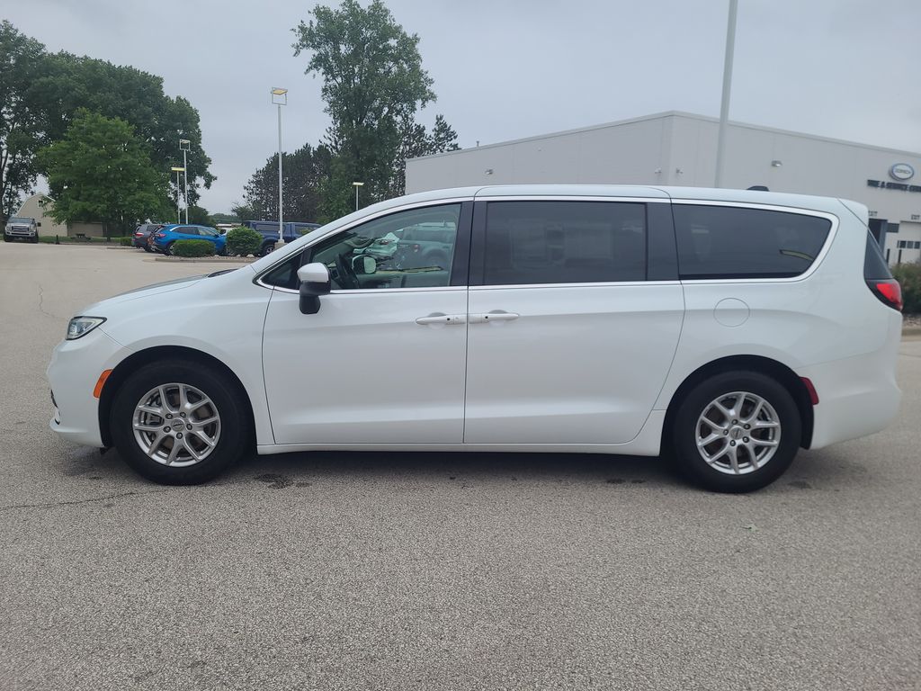 used 2023 Chrysler Pacifica car, priced at $24,987