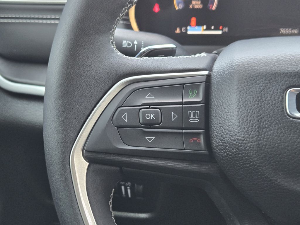 used 2025 Jeep Grand Cherokee car, priced at $35,695