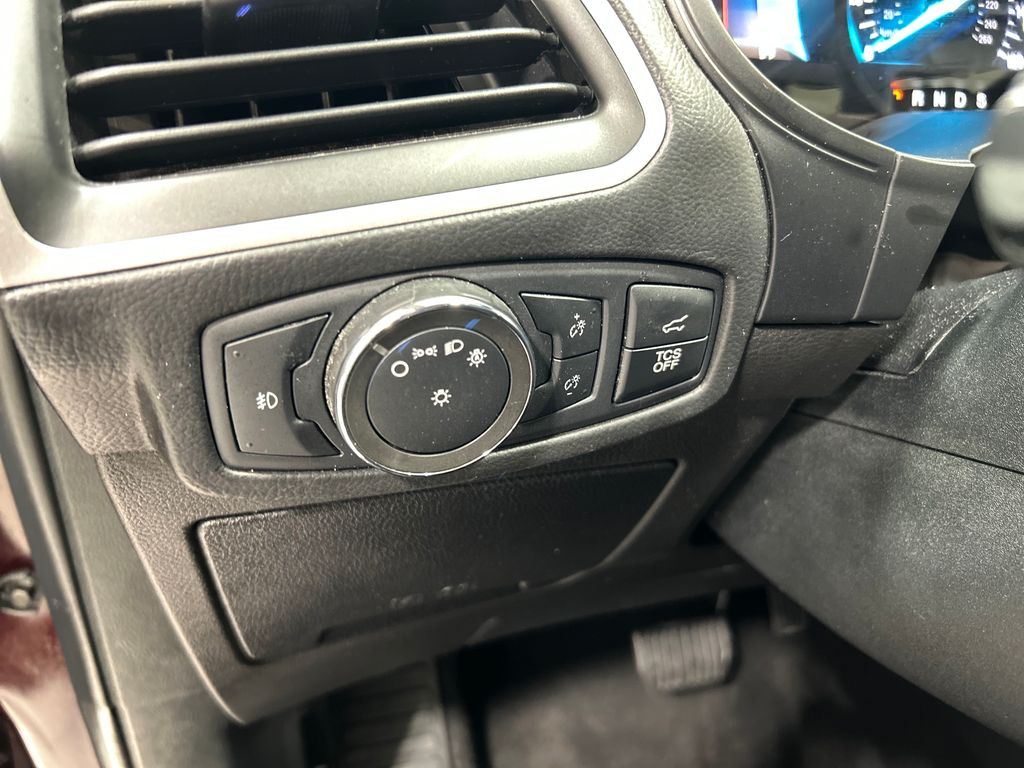 used 2022 Ford Edge car, priced at $28,570