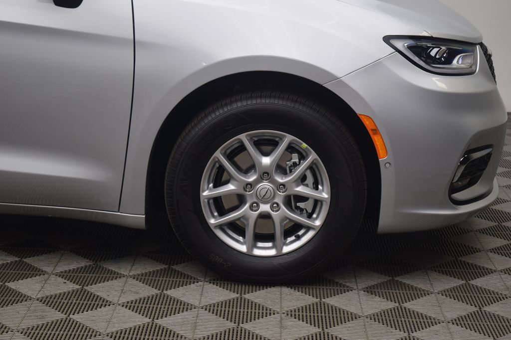 new 2026 Chrysler Pacifica car, priced at $42,839