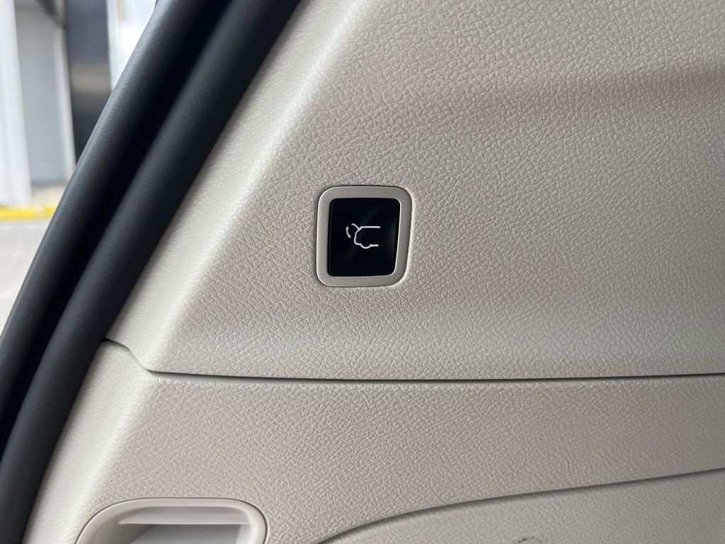 used 2023 Chrysler Pacifica car, priced at $22,492