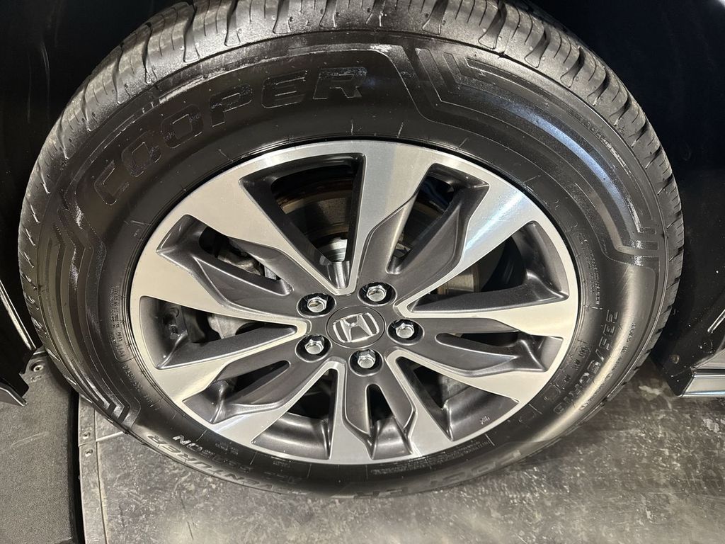 used 2023 Honda Odyssey car, priced at $34,304