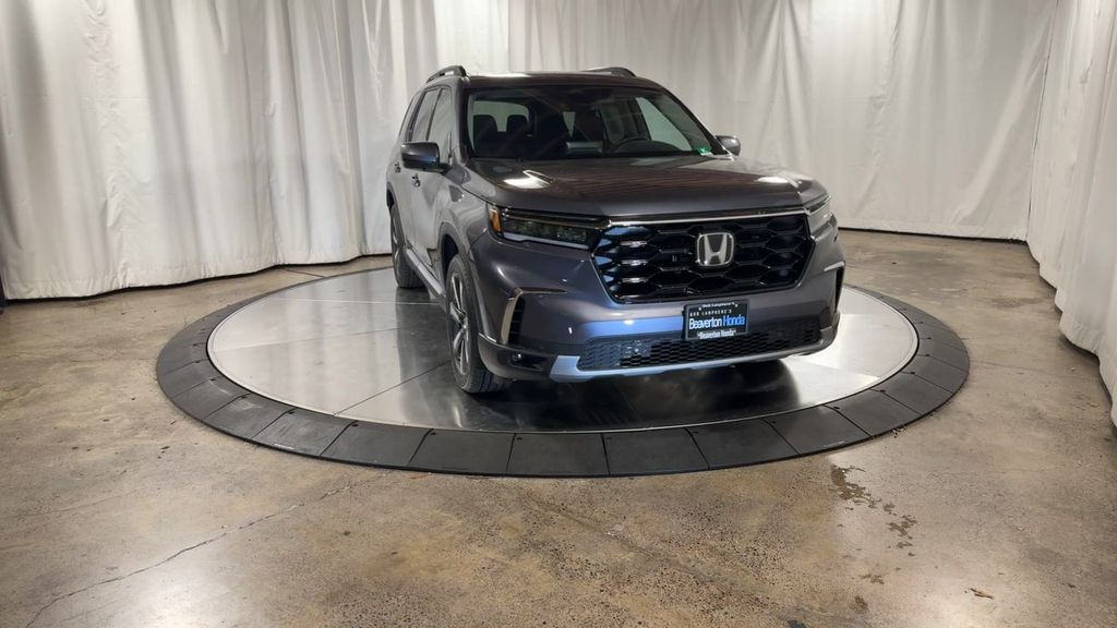 new 2025 Honda Pilot car, priced at $51,095