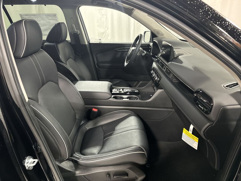 new 2025 Honda Pilot car, priced at $54,530