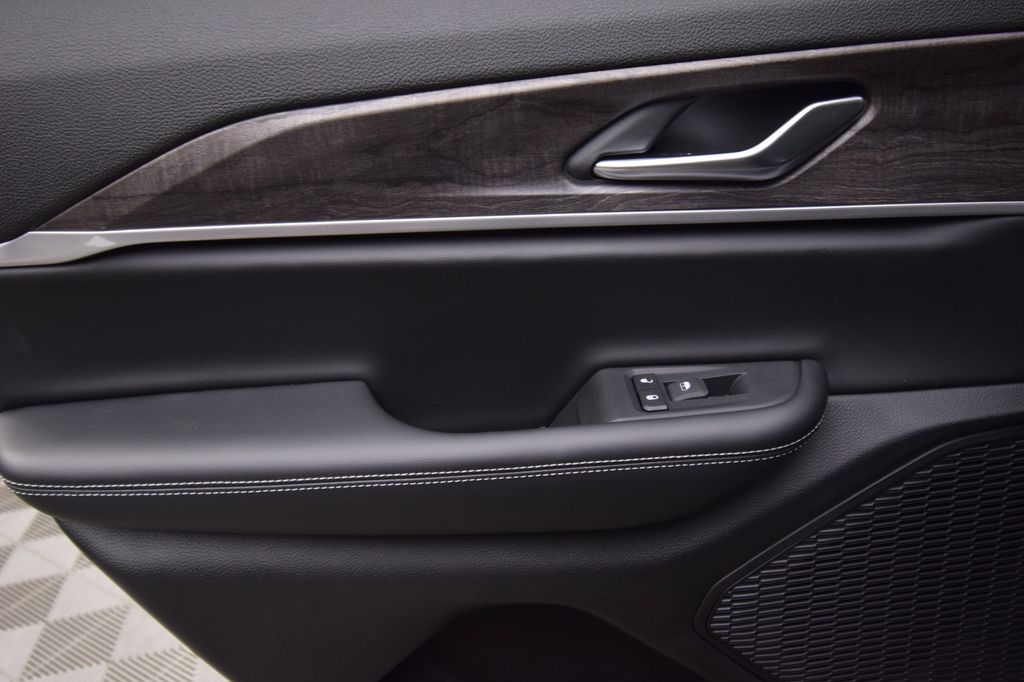 new 2025 Jeep Grand Cherokee car, priced at $45,285