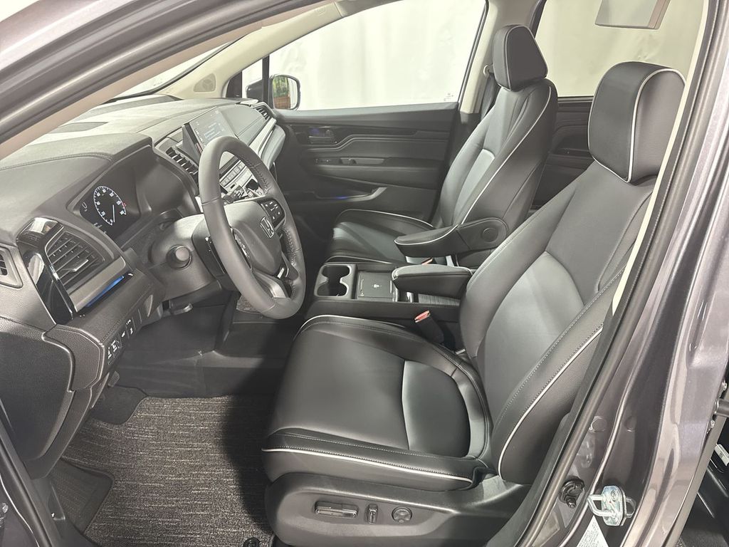 new 2026 Honda Odyssey car, priced at $48,990
