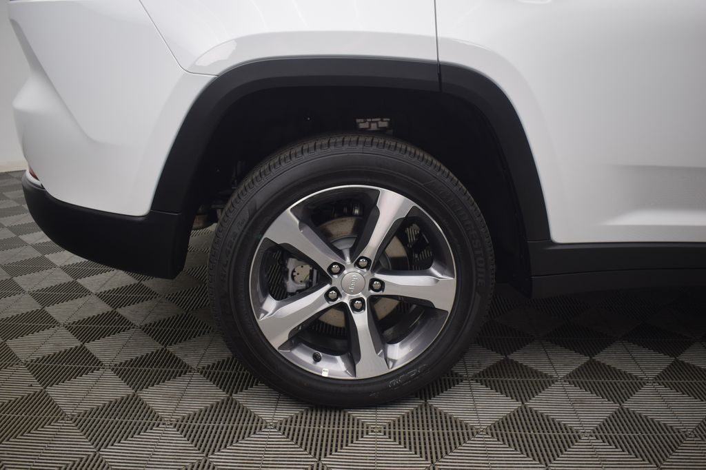 new 2025 Jeep Grand Cherokee car, priced at $49,254