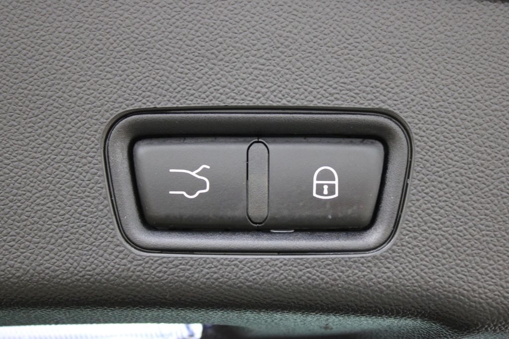 used 2024 Maserati Grecale car, priced at $39,599