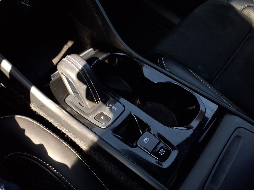 used 2019 Volvo XC40 car, priced at $18,111