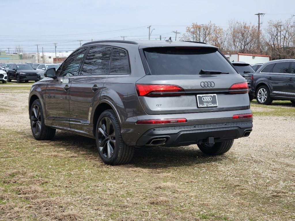 new 2025 Audi Q7 car, priced at $77,750