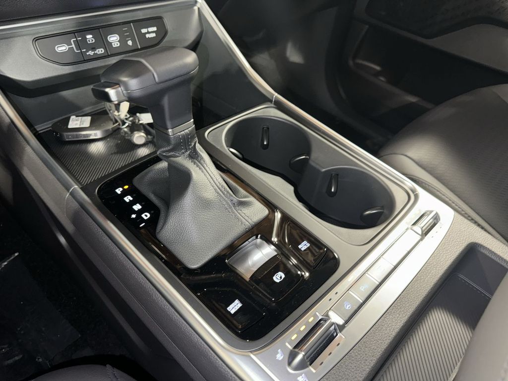 new 2025 Kia Carnival car, priced at $47,912