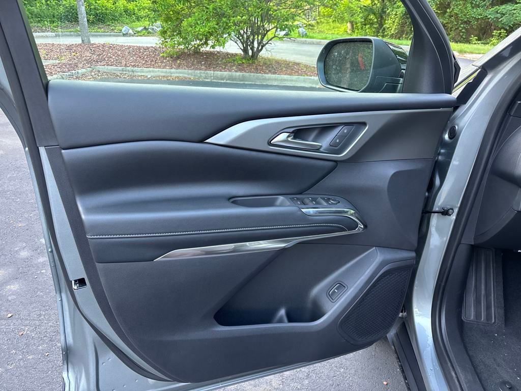 new 2025 Chevrolet Traverse car, priced at $45,695