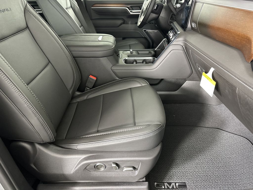 new 2025 GMC Sierra 2500HD car, priced at $86,034