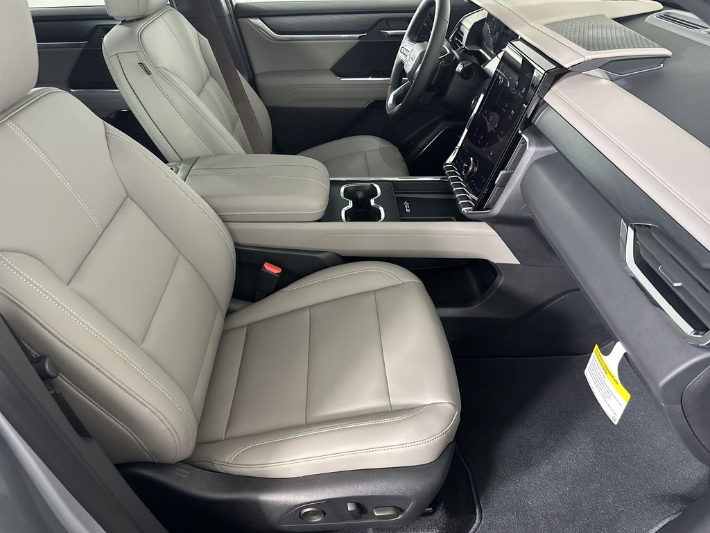 new 2025 GMC Acadia car, priced at $45,425
