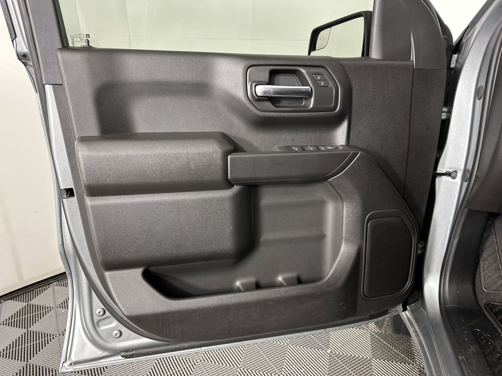 new 2025 GMC Sierra 1500 car, priced at $50,305