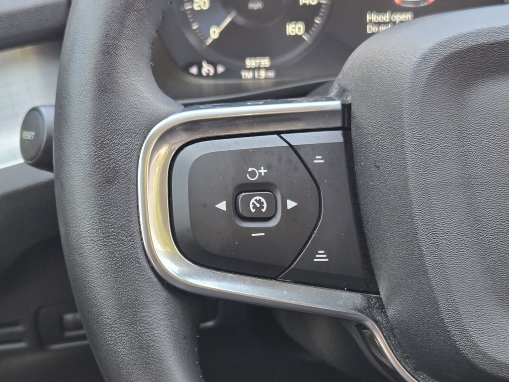 used 2021 Volvo XC40 car, priced at $22,862