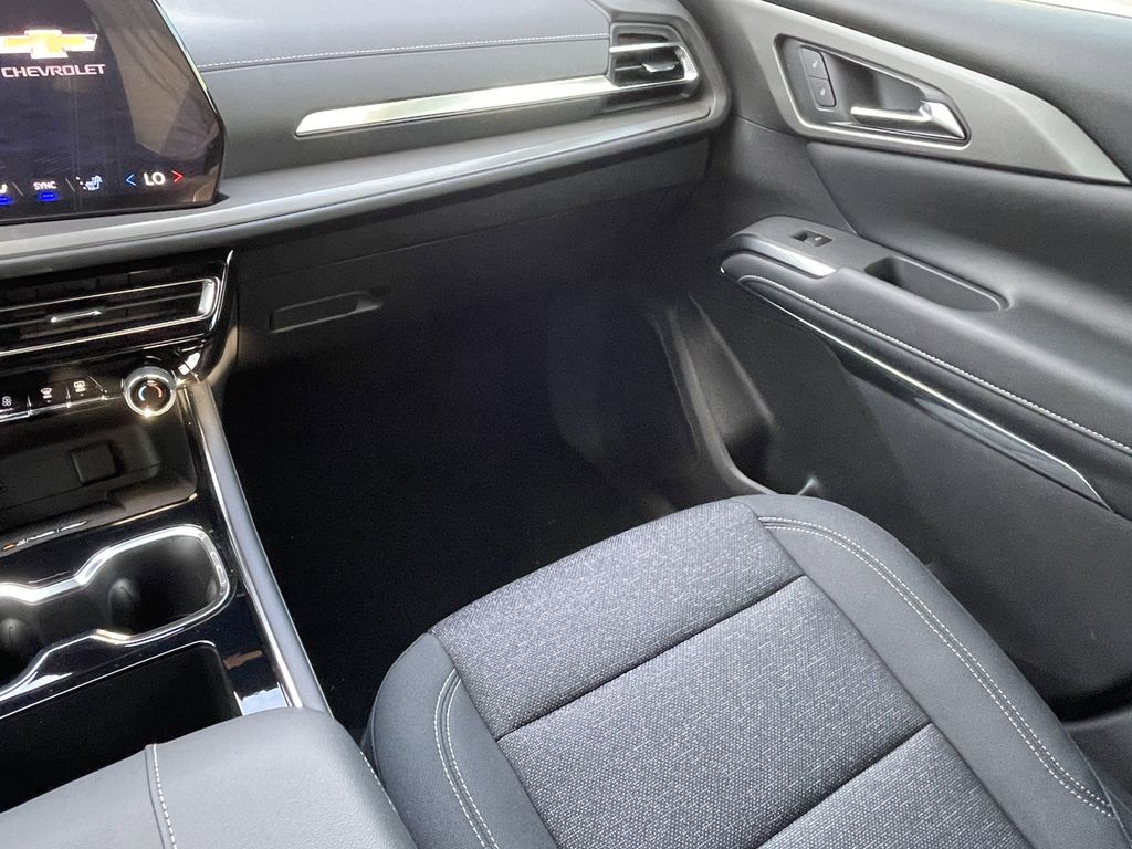 new 2026 Chevrolet Traverse car, priced at $37,495