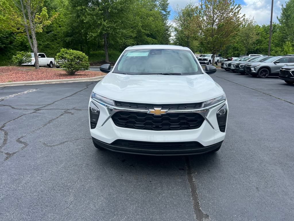new 2025 Chevrolet Trax car, priced at $21,895