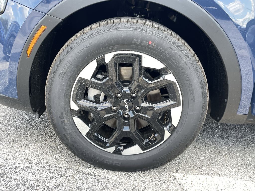 new 2025 Kia Sorento car, priced at $32,499