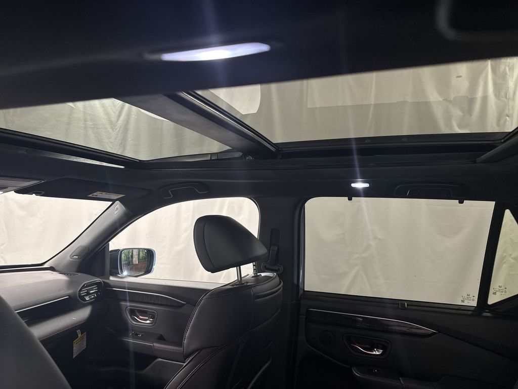 new 2025 Honda Pilot car, priced at $57,215