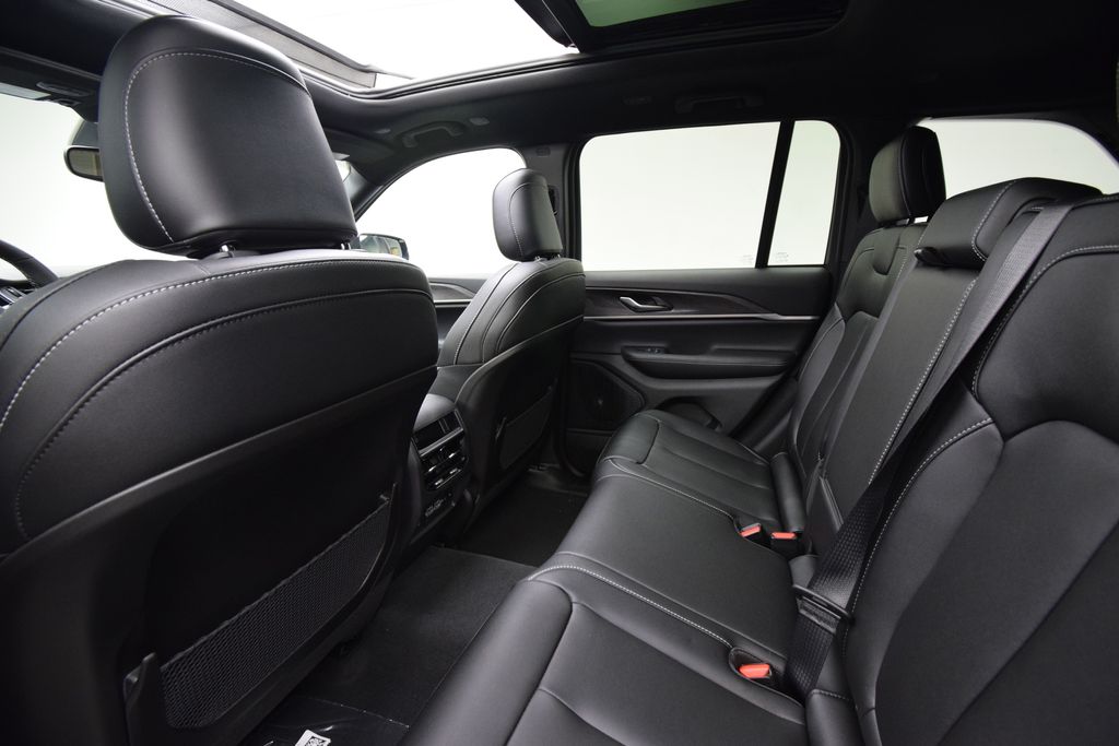 new 2025 Jeep Grand Cherokee car, priced at $46,126