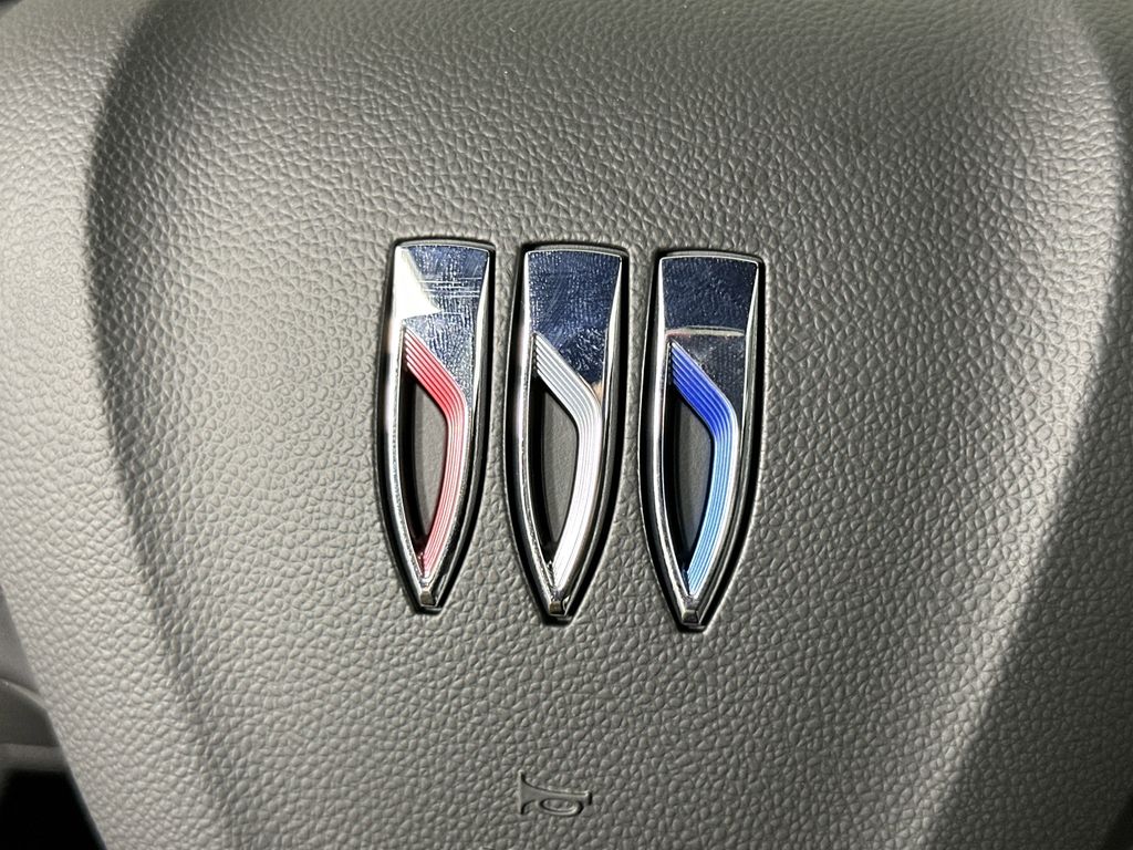 new 2025 Buick Envista car, priced at $24,695