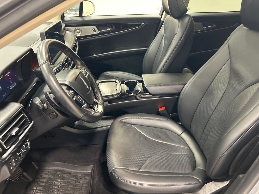 used 2022 Lincoln Nautilus car, priced at $38,333