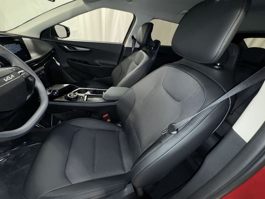 new 2025 Kia EV6 car, priced at $49,917