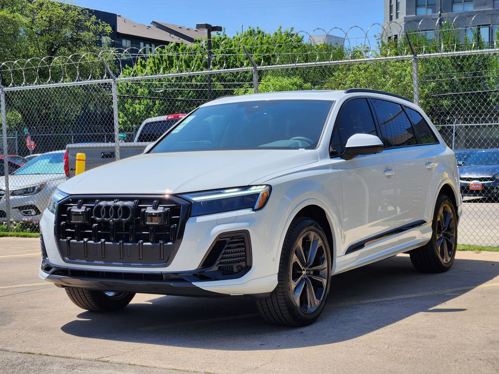 new 2025 Audi Q7 car, priced at $77,840