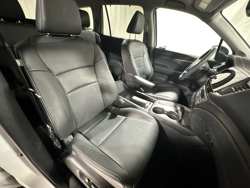 used 2022 Honda Pilot car, priced at $33,792