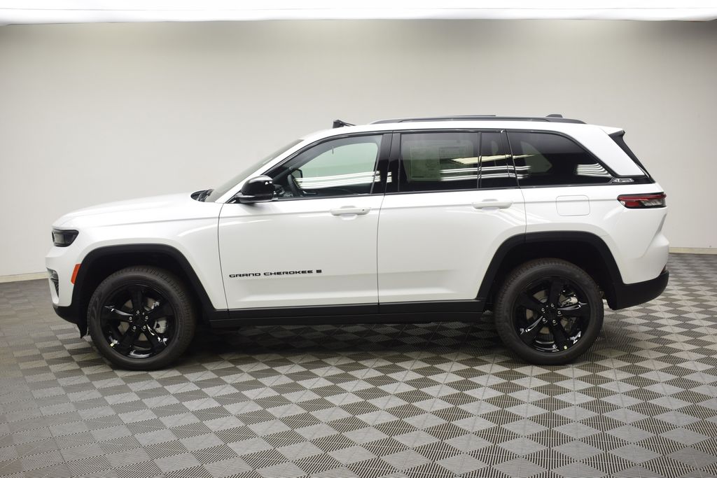 new 2025 Jeep Grand Cherokee car, priced at $46,126