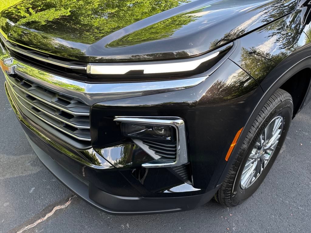 new 2025 Chevrolet Traverse car, priced at $44,695