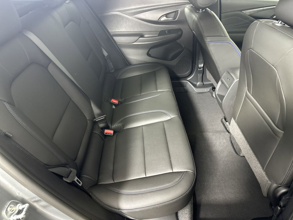 new 2025 Buick Envista car, priced at $28,080