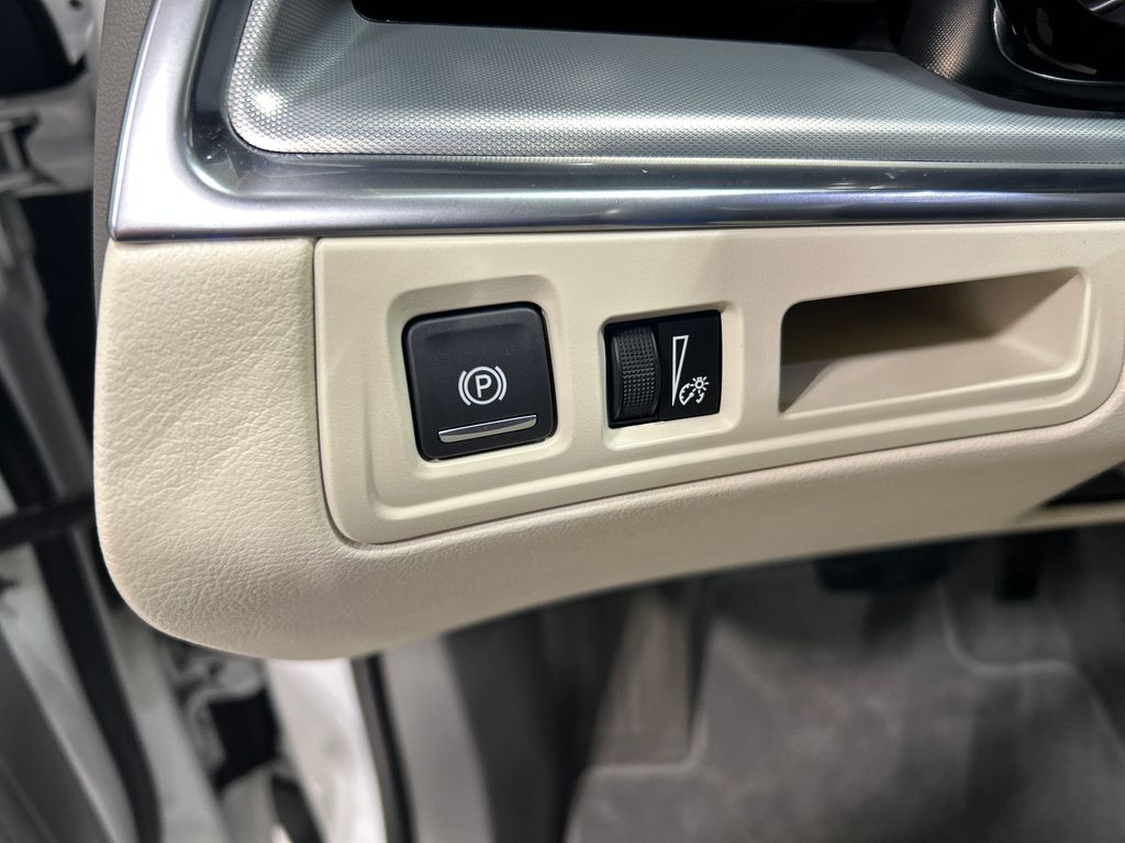 used 2020 Cadillac XT5 car, priced at $29,969