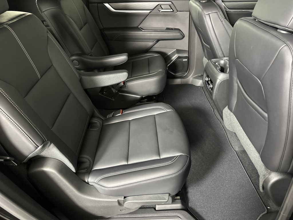 new 2025 GMC Acadia car, priced at $50,325