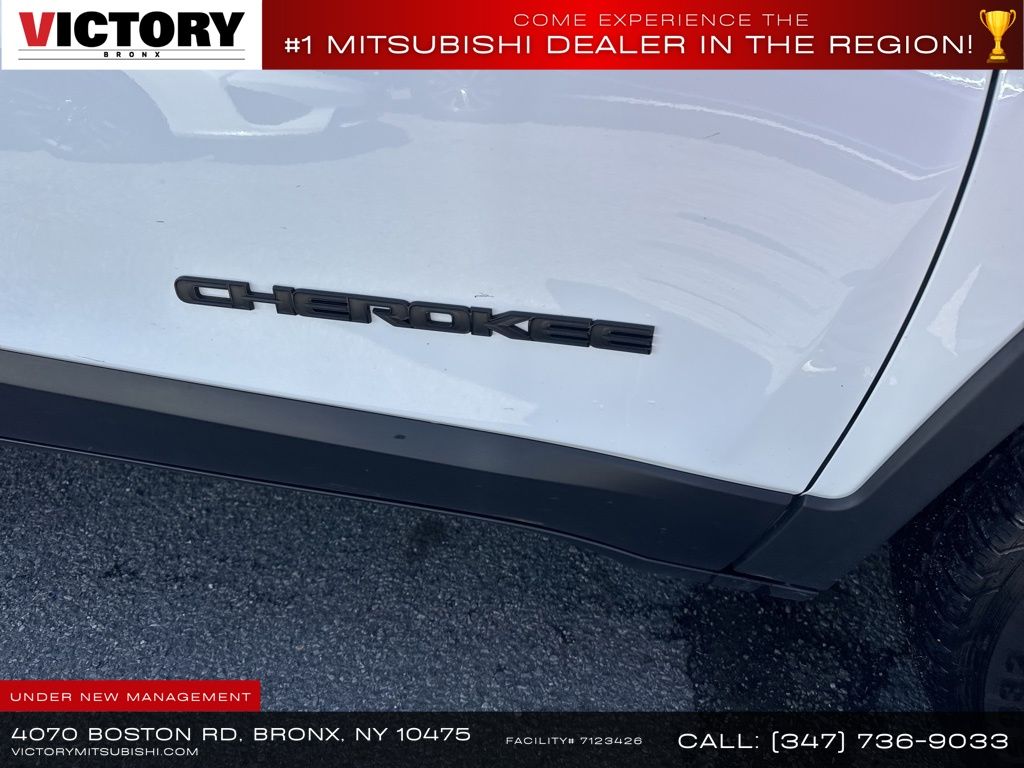 used 2023 Jeep Cherokee car, priced at $18,995