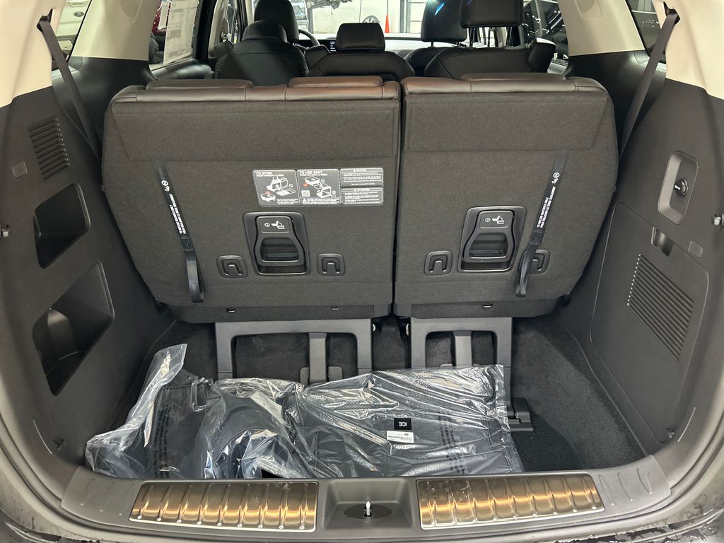 new 2025 Kia Carnival car, priced at $40,870