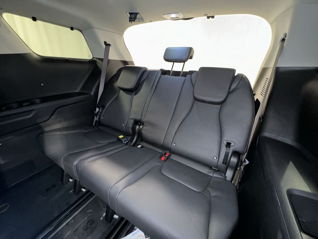 new 2025 Kia Carnival car, priced at $47,912