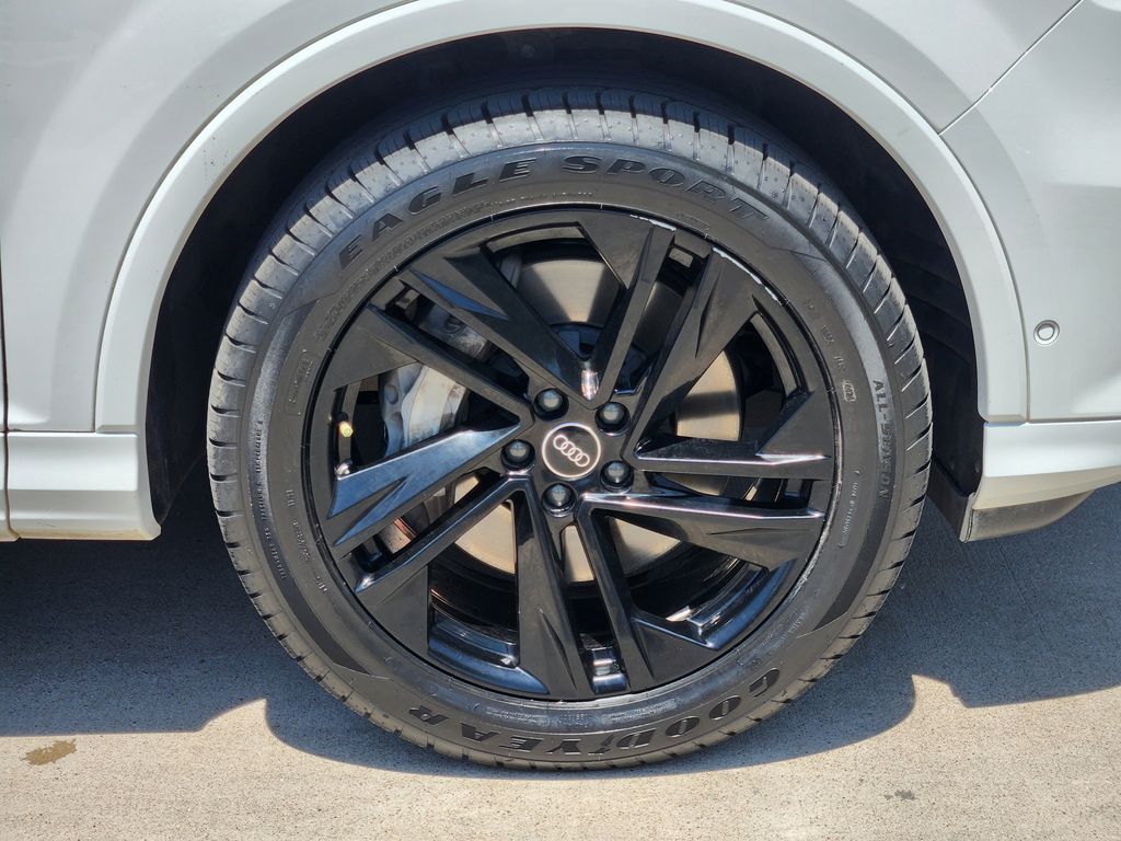 used 2021 Audi Q7 car, priced at $33,902