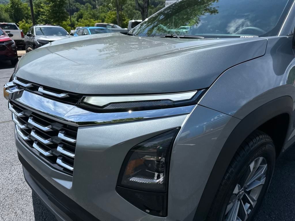 new 2026 Chevrolet Equinox car, priced at $31,995