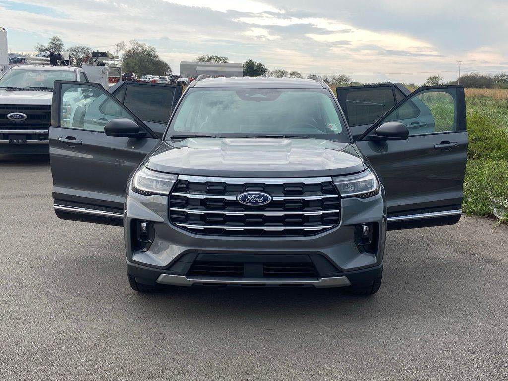 new 2025 Ford Explorer car, priced at $41,538