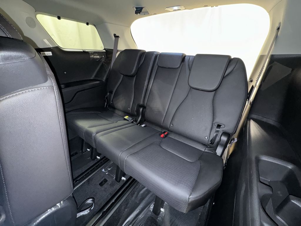 new 2025 Kia Carnival car, priced at $47,055