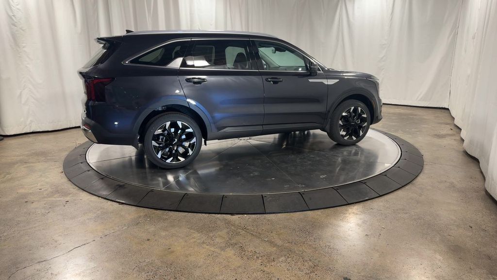 new 2025 Kia Sorento car, priced at $40,546