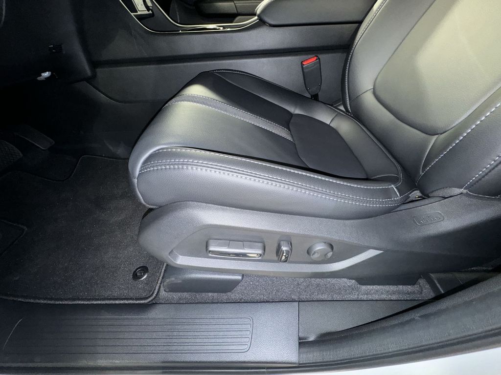 new 2025 Honda Pilot car, priced at $47,550