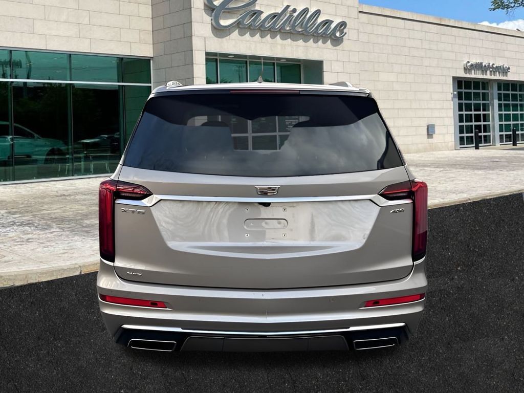 used 2022 Cadillac XT6 car, priced at $38,500