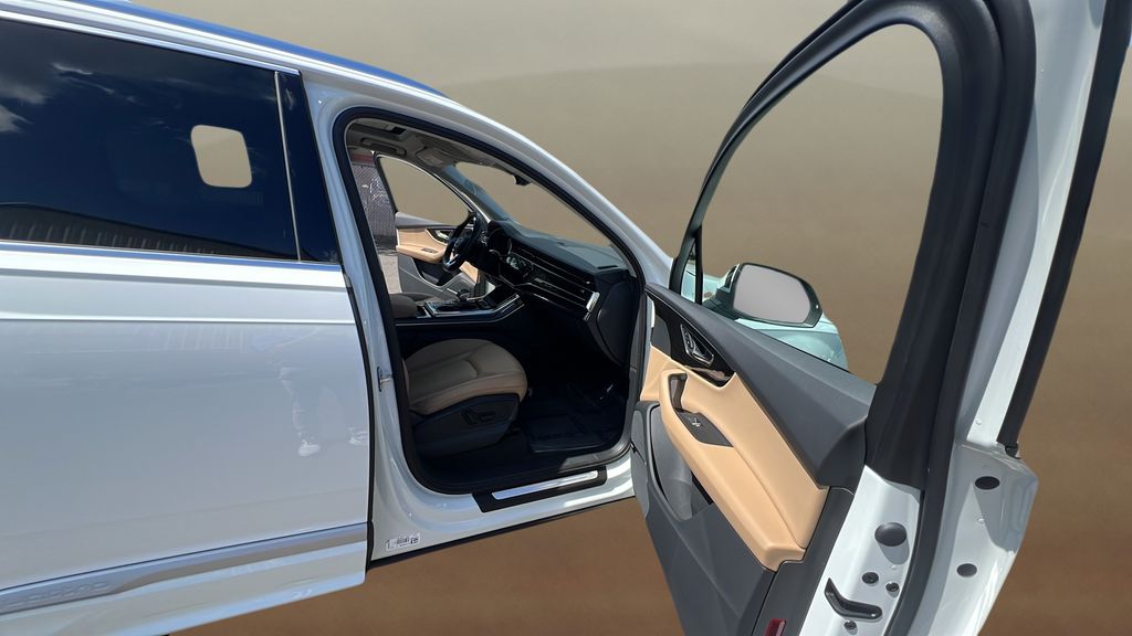 used 2020 Audi Q7 car, priced at $32,300