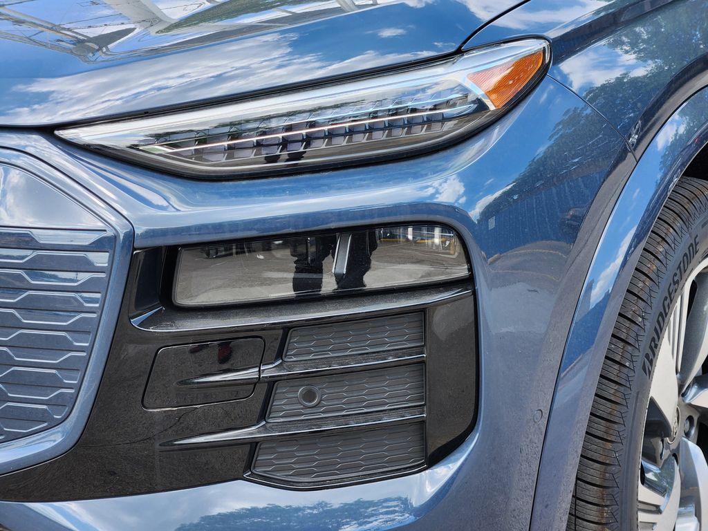 new 2025 Audi e-tron car, priced at $76,260