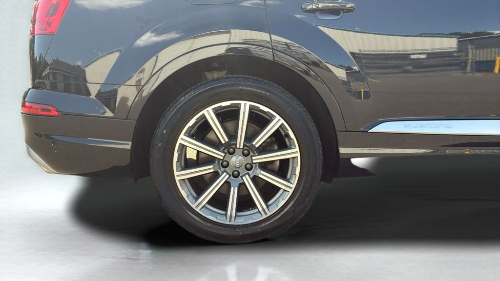 used 2019 Audi Q7 car, priced at $21,900