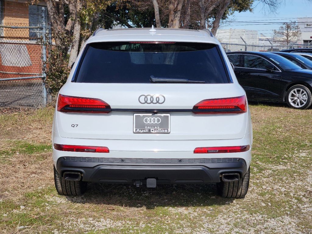 new 2025 Audi Q7 car, priced at $77,840