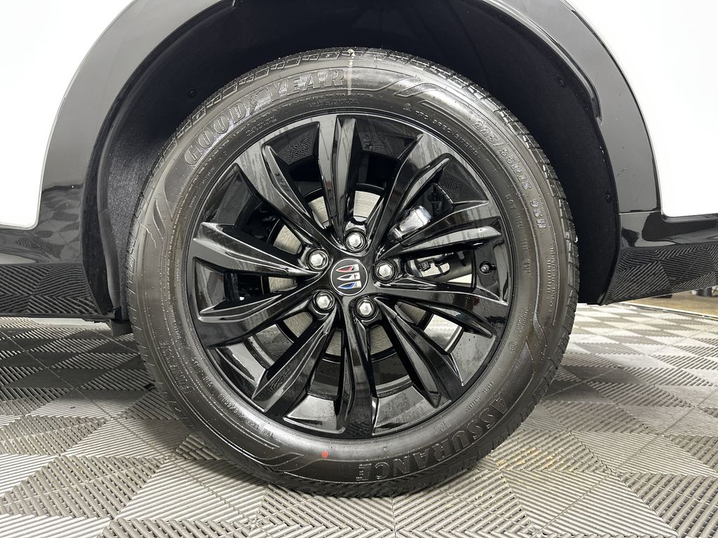 new 2025 Buick Envista car, priced at $29,075